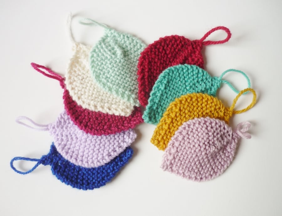 Nursery Hanging Ornaments - Kids Party Favours - Hand Knitted Leaves (9)