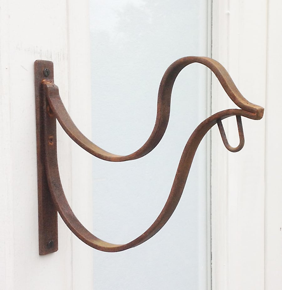 Duck shape hanging basket bracket