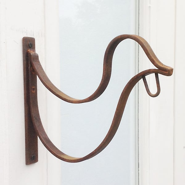 Duck shape hanging basket bracket