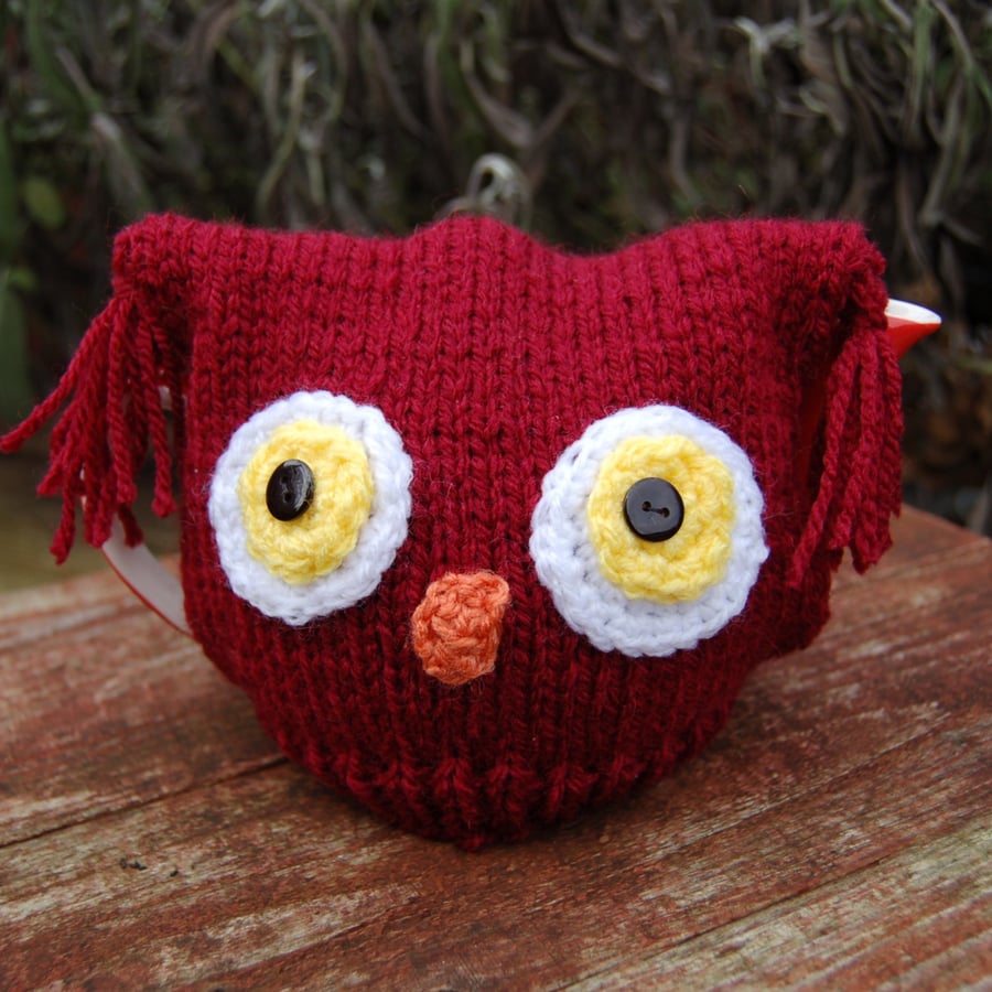 Owl Tea cosy -- hand knitted - to fit a 1 or 2  cup small teapot