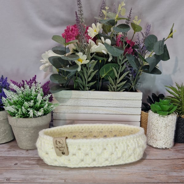 Glasses or trinket basket, hand crocheted 