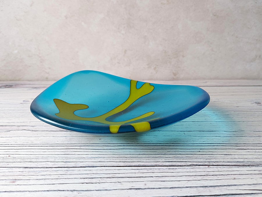 Fused glass bowl in transparent turquoise