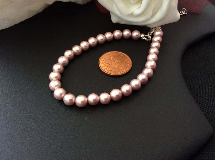 Rose Pink-Shell Pearl Bracelet 
