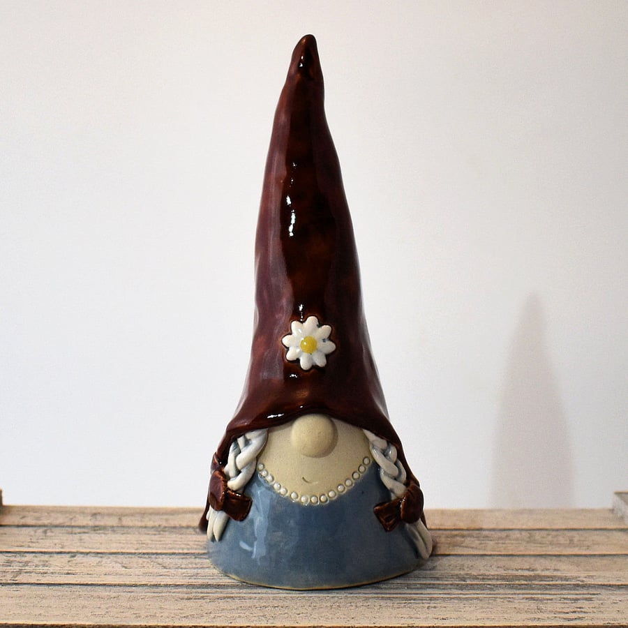 B013 Ceramic Stoneware Nisse Lady Gnome (UK postage included)