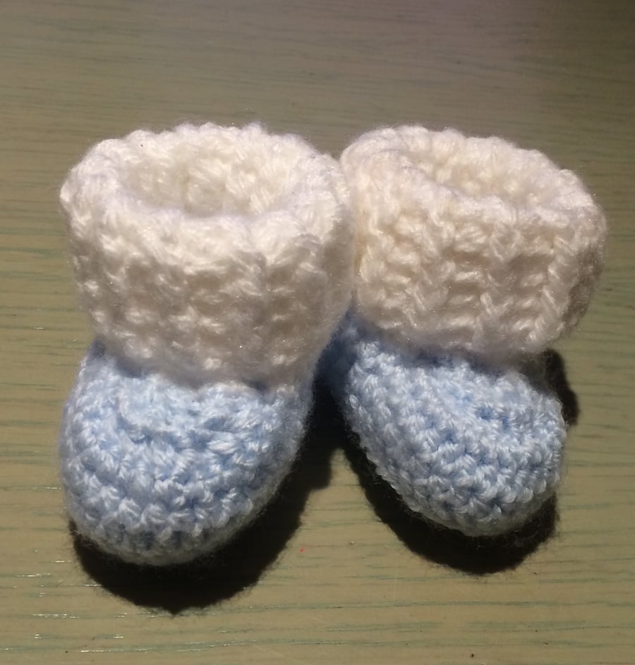Gorgeous Crocheted Booties 
