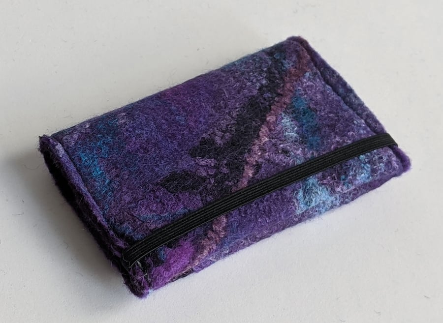 Credit card wallet: felted wool - purples