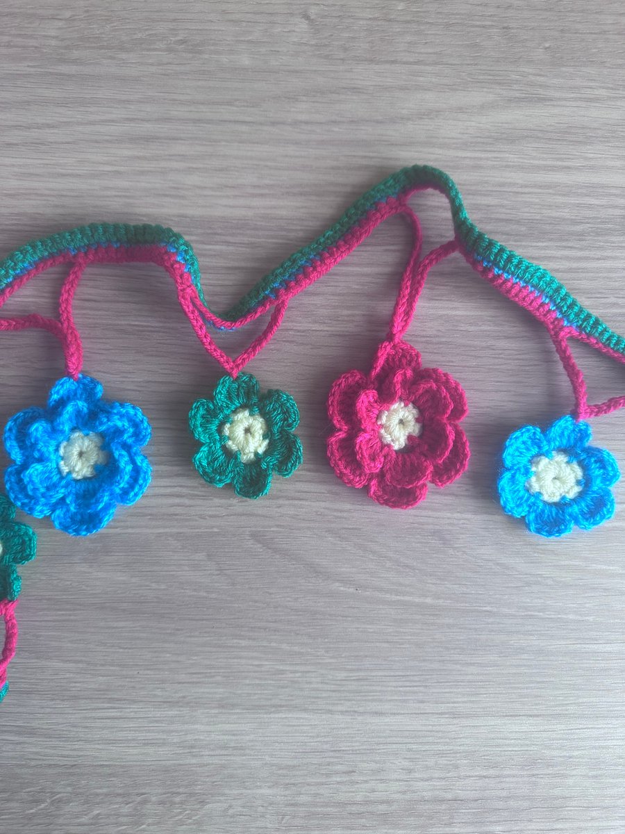Crochet flower bunting 