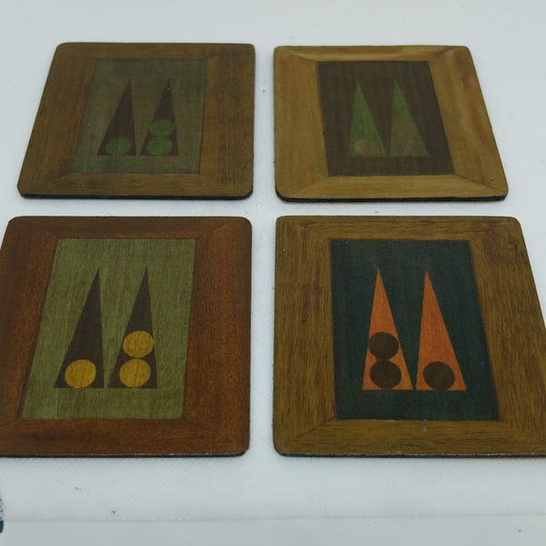 Set of 4 coasters, square, Backgammon-point and checker designs Set E