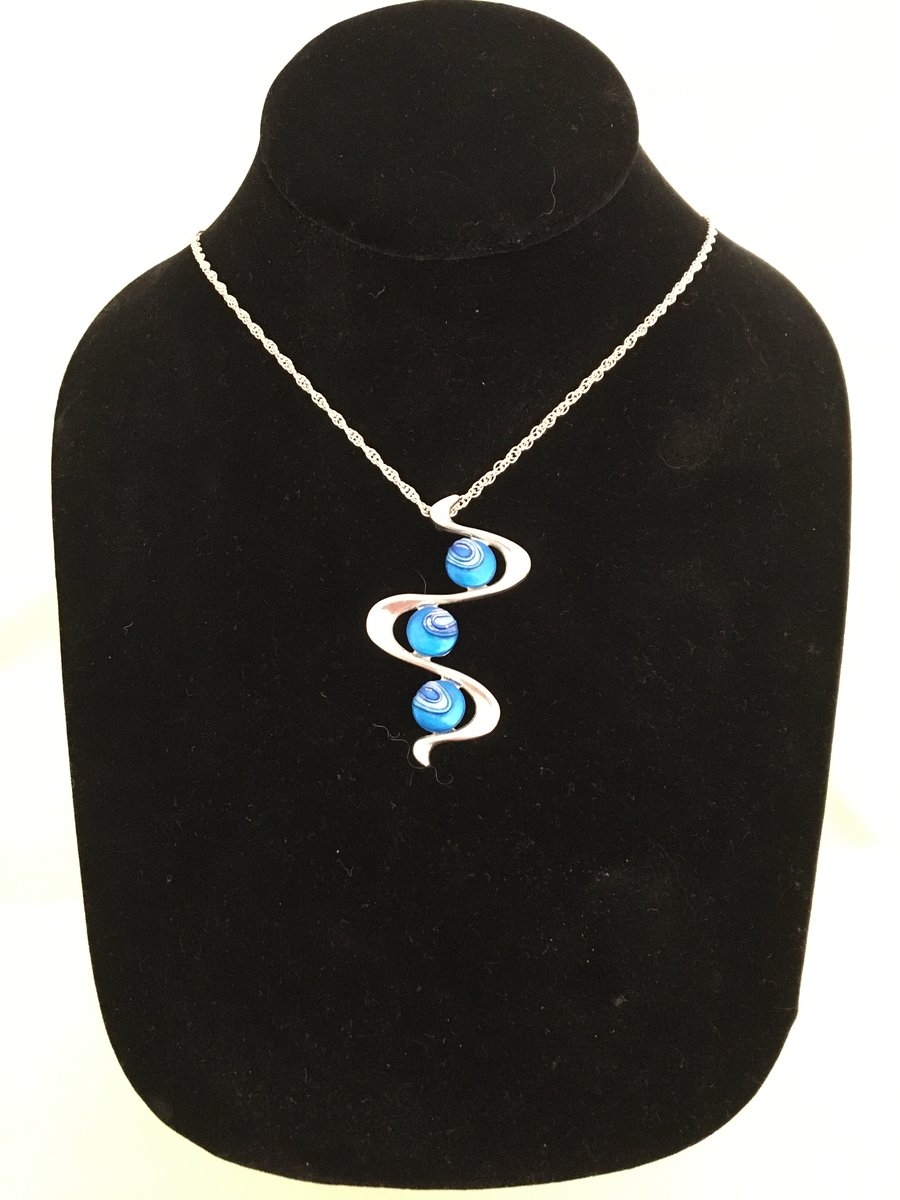 3 Vibrant Blue Centred Drop Pendant