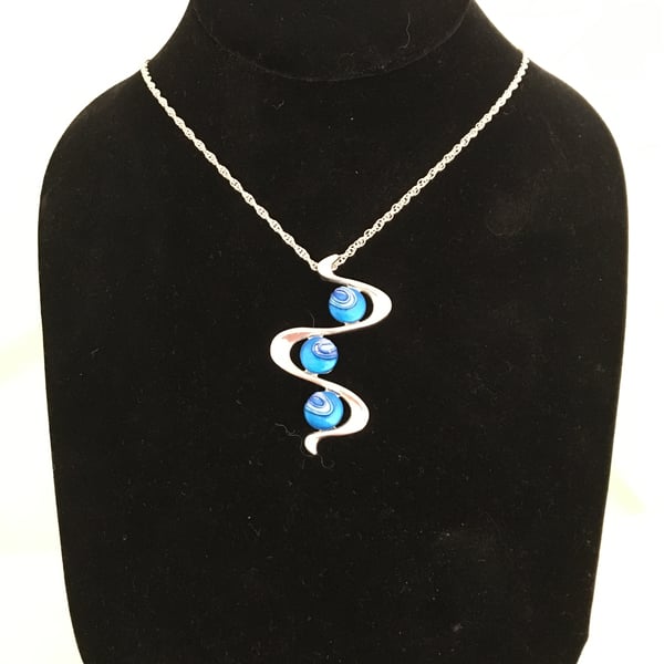 3 Vibrant Blue Centred Drop Pendant