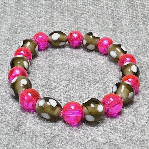 Bright Pink Chunky Glass Bead and Grey Spotted Glass Bead Elastic Bracelet