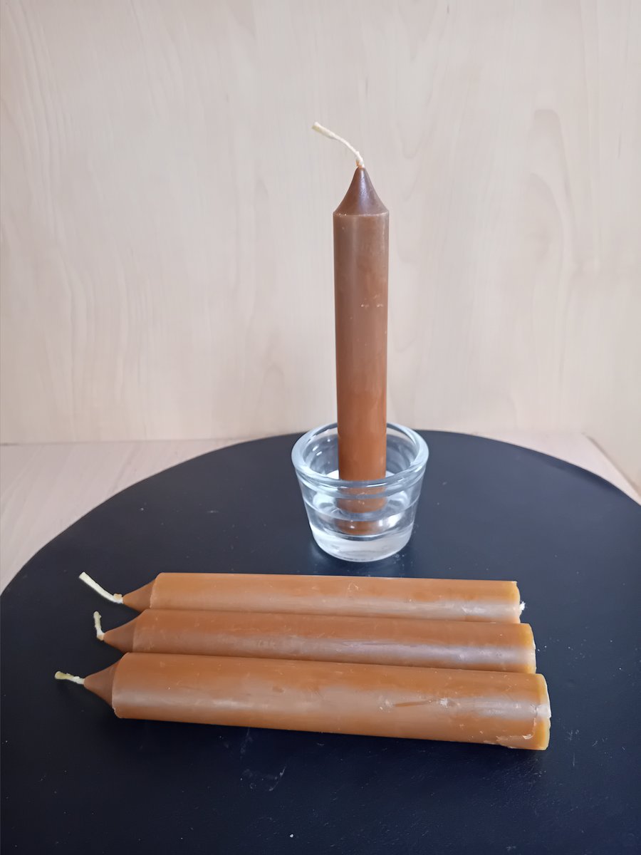 Sandalwood beeswax 4 pack candles with natural white sandalwood powder, 15 cm.