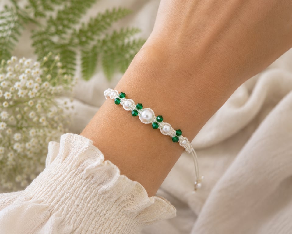 White macrame faux pearls and green glass beaded bracelet one size