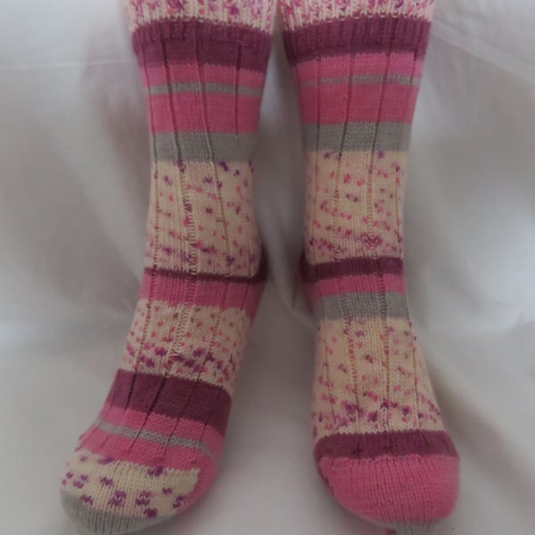 Hand-cranked Knitted Ribbed Wool Socks Size 4 to 5