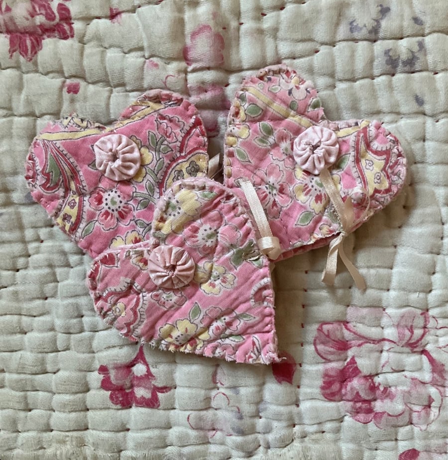Heart needle case