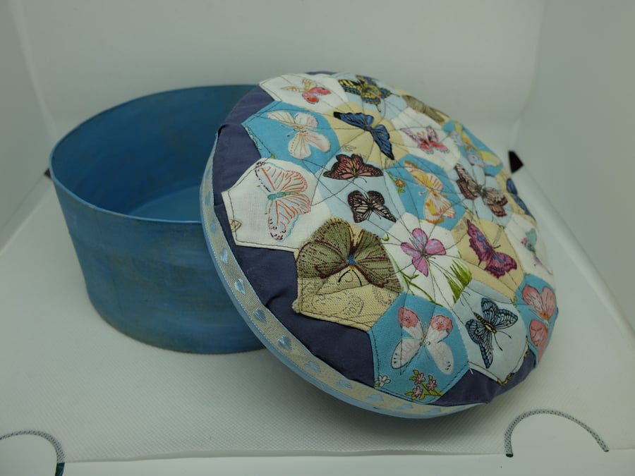 Large round gift box, blue, with patchwork butterfly lid