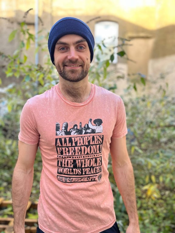 All Peoples to Power - Small T-shirt