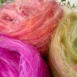 Hand blended mini fibre batts. Get a surprise choice! Fibre, spinning,felting