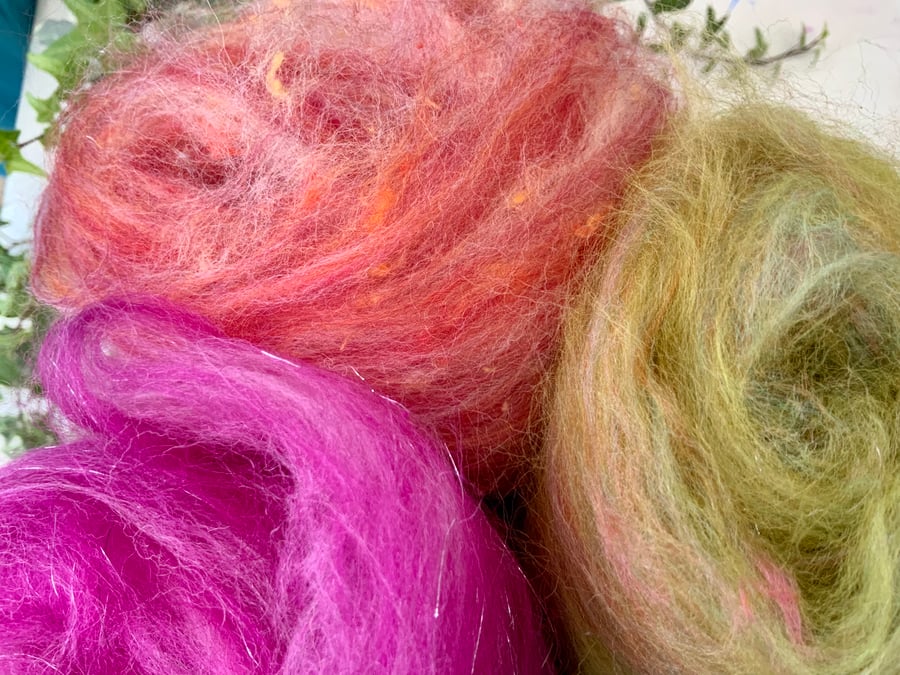 Hand blended mini fibre batts. Get a surprise choice! Fibre, spinning,felting