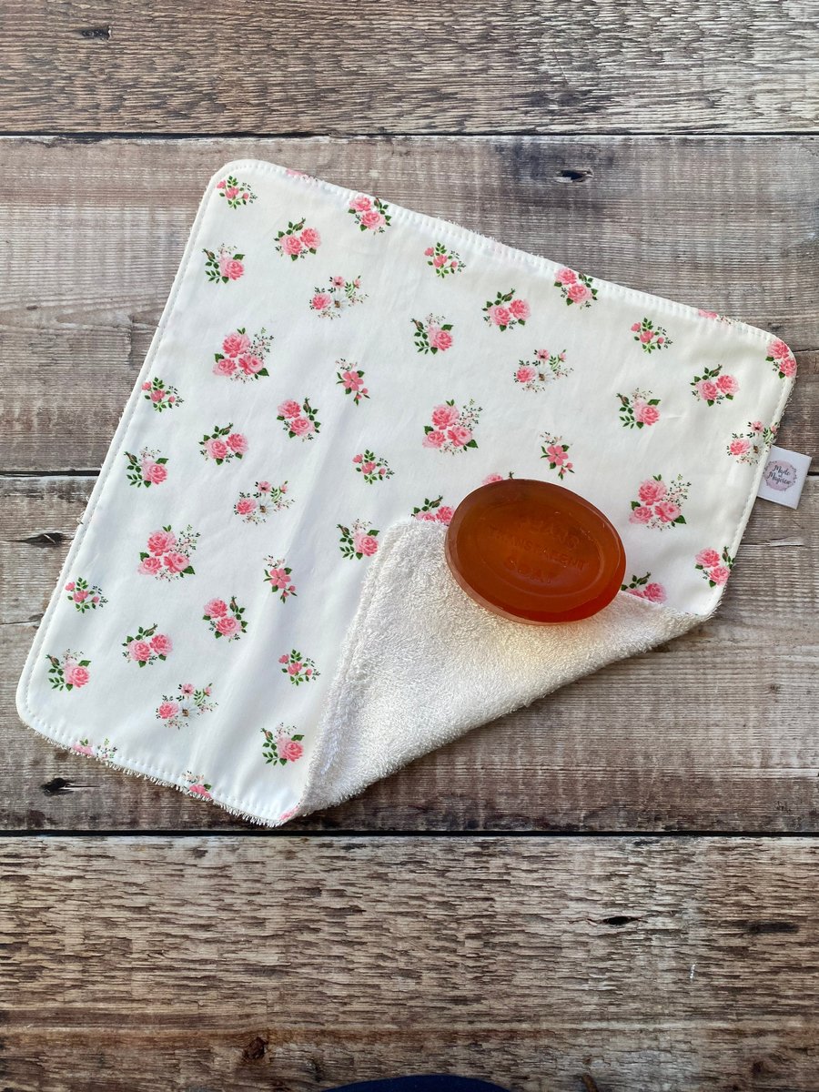 Organic Bamboo Cotton Wash Face Cloth Flannel White Mini Floral Rose Bouquet