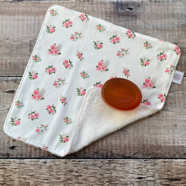 Organic Bamboo Cotton Wash Face Cloth Flannel White Mini Floral Rose Bouquet