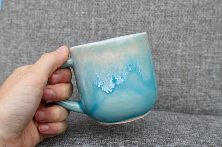 Ceramic ocean wave mug 