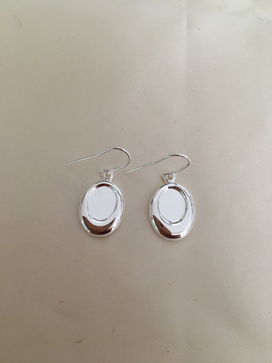 Offset Oval Eardrop Setting - E9