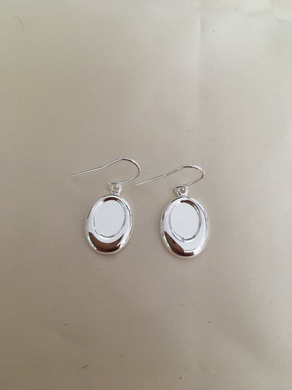 Offset Oval Eardrop Setting - E9