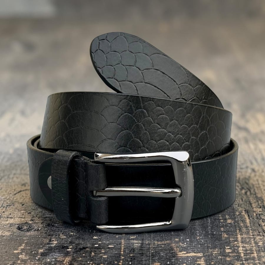 Black scaled leather belt with antique silver buckle 1.5 inch
