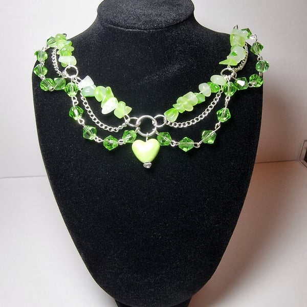 Green chocker style necklace 