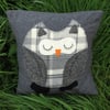 Sale! An owl cushion cover, made from wool. Made to fit a 16 inch cushion pad.