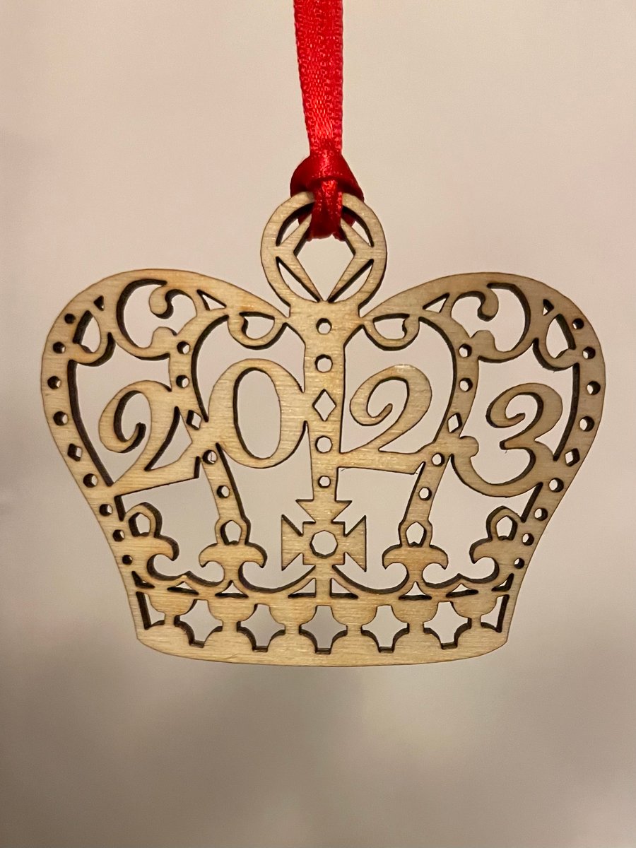 Mini wooden 2023 crown decoration 