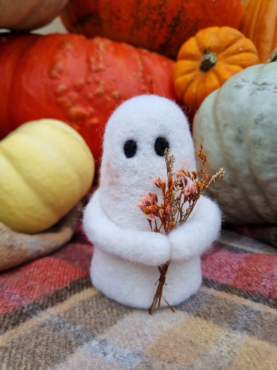 Wooly Needlefelted Posy Ghost - Large