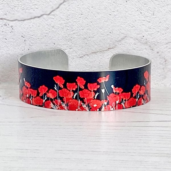 Poppy flowers cuff bracelet, red floral metal bangle with poppies. (644)