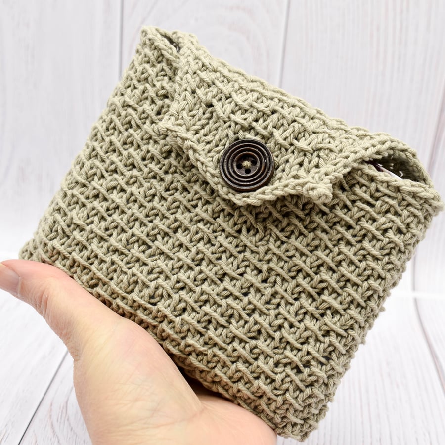 Hand knitted pouch in beige