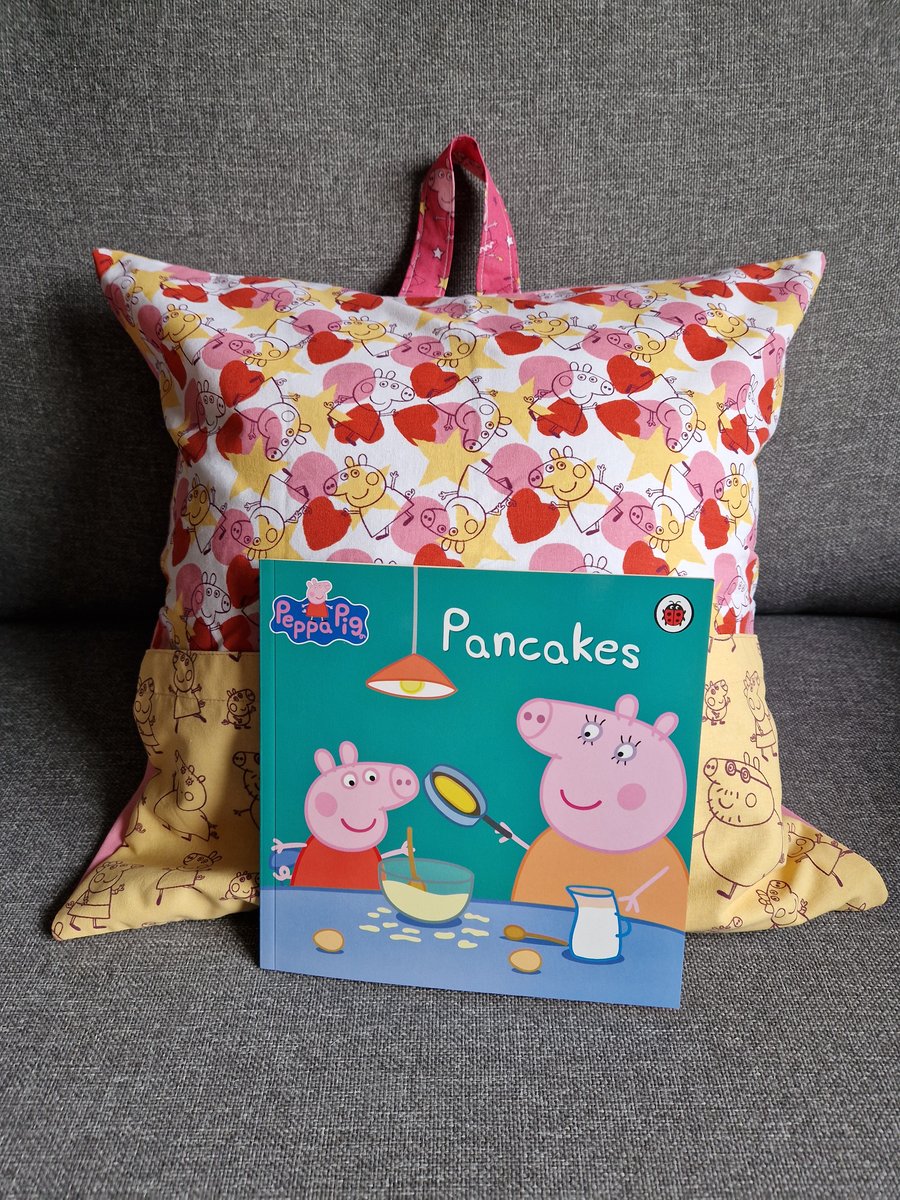 Peppa pig reading pillow 