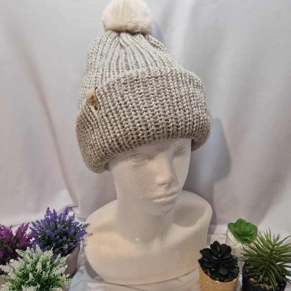 Knitted pompom hat, small Adults or teanage 