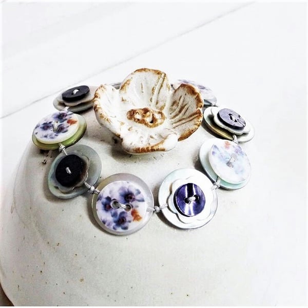 Flower Design Printed Pattern - Shell Button Handmade Adjustable Bracelet 