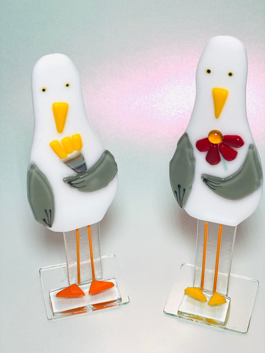 Mr chips  and flora - fused glass stand up seagullls(2) 