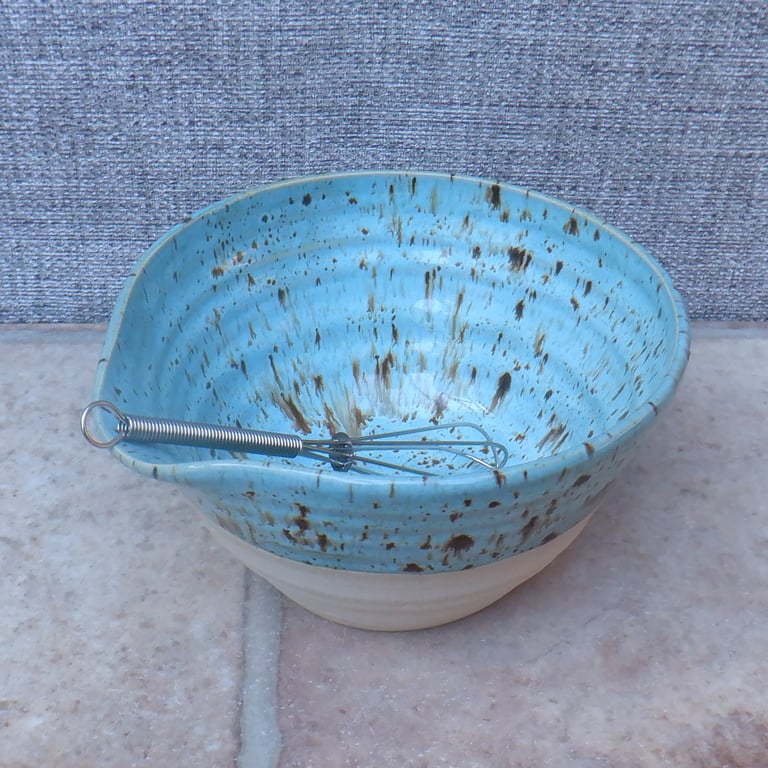 Salad dressing sauce mixing pouring drizzle bowl hand thrown stoneware pottery