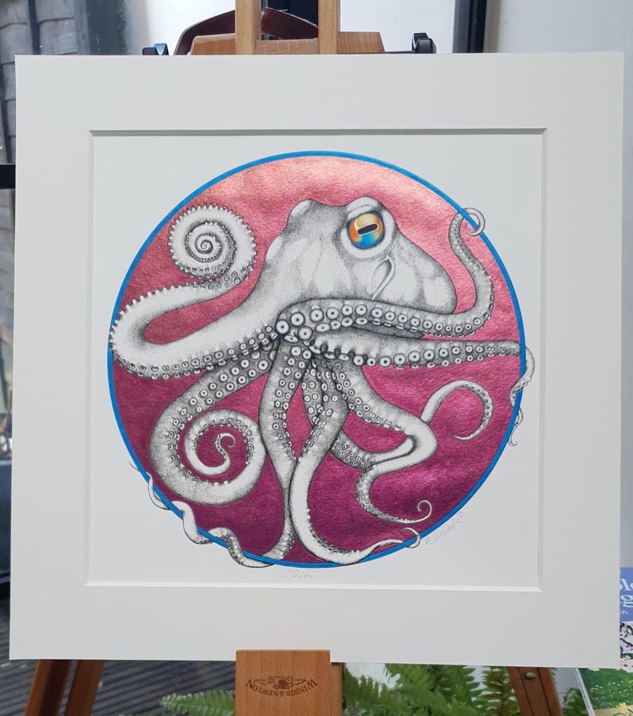 Olive the Octopus in Fine liner and Metallic Colour shifting Watercolour