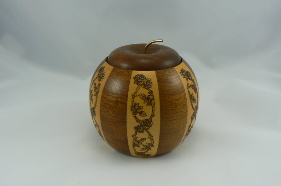 Two tone wooden pot with lid and insert (Pyrographed)