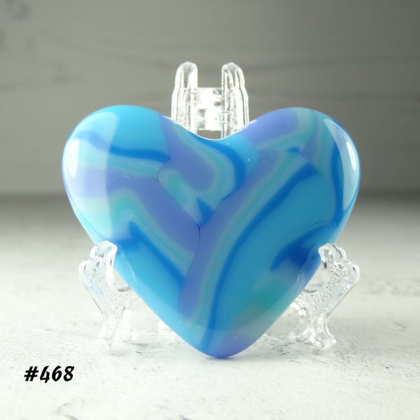 Fused glass blue and purple heart pocket hug with stand 5x4.5cm (468)