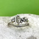 Bee ring with cubic zirconia 