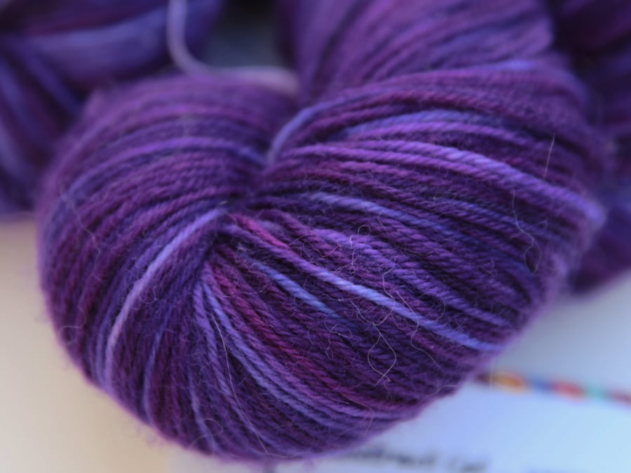SALE: Last Minute - Superwash wool-nylon 4-ply yarn