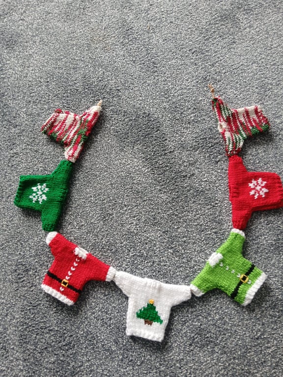 Mini Christmas Jumper garland 