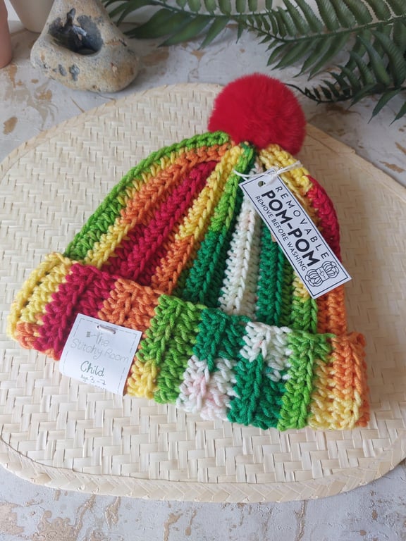 Crochet Pom Pom Hat Beanie Red & Green Age 3-7 Years