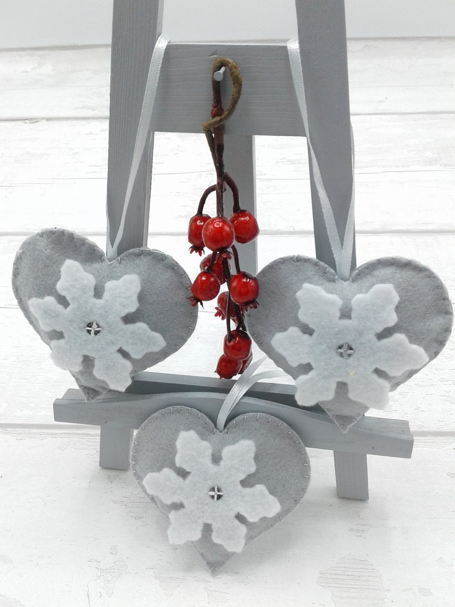 Christmas tree decoration. Felt hearts and snowflakes. Set of 3 decorations. 