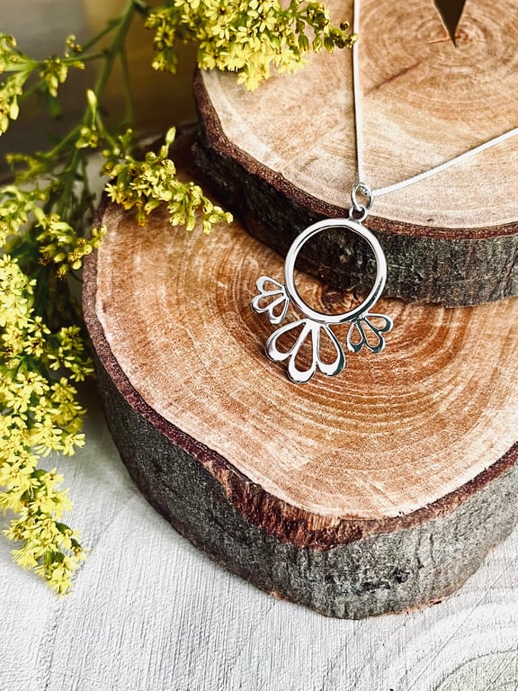 Blooming Blossom Sterling Silver Circle with 3 Blooms Pendant Necklace