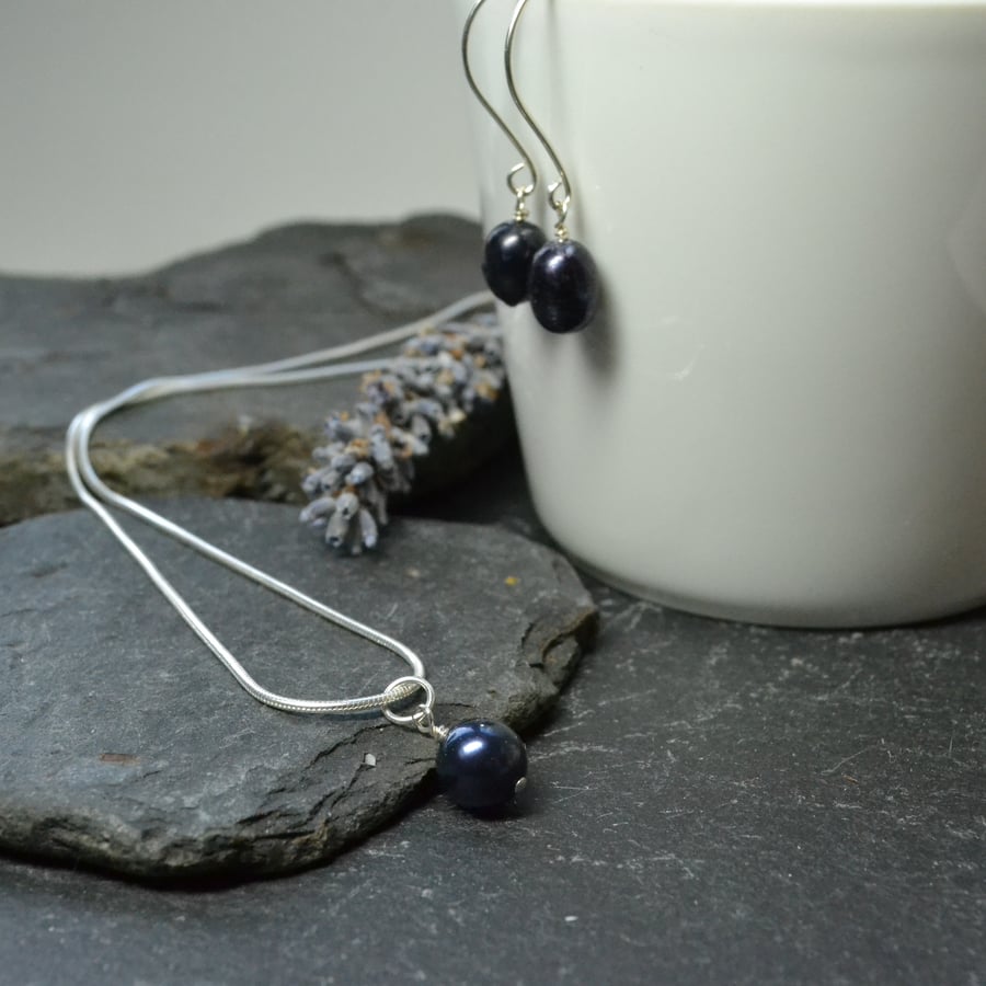Blue pearl and sterling silver earring and pendant set